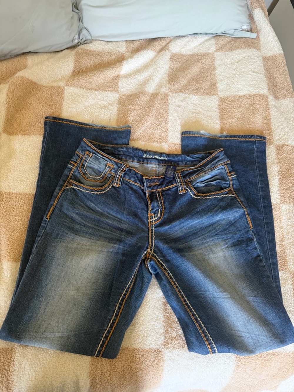 Women’s Blue Distressed ZCO premium jeans